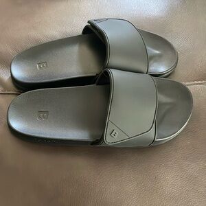 Unisex Bench Slides